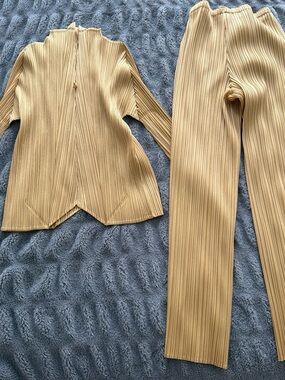 Issey Miyake PLEATS PLEASE gold set